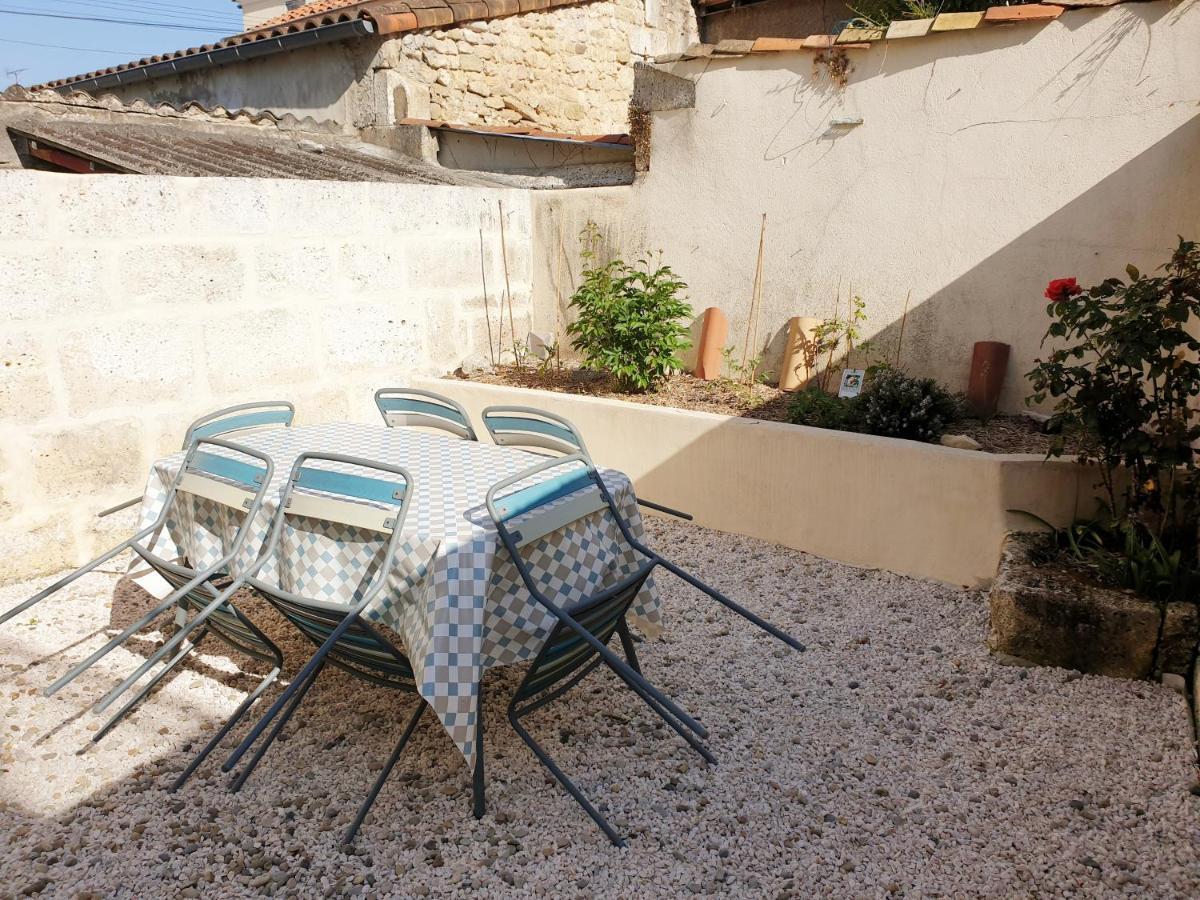 Maison De Ville Confortable Avec Cour Interieure Angoulême Zewnętrze zdjęcie